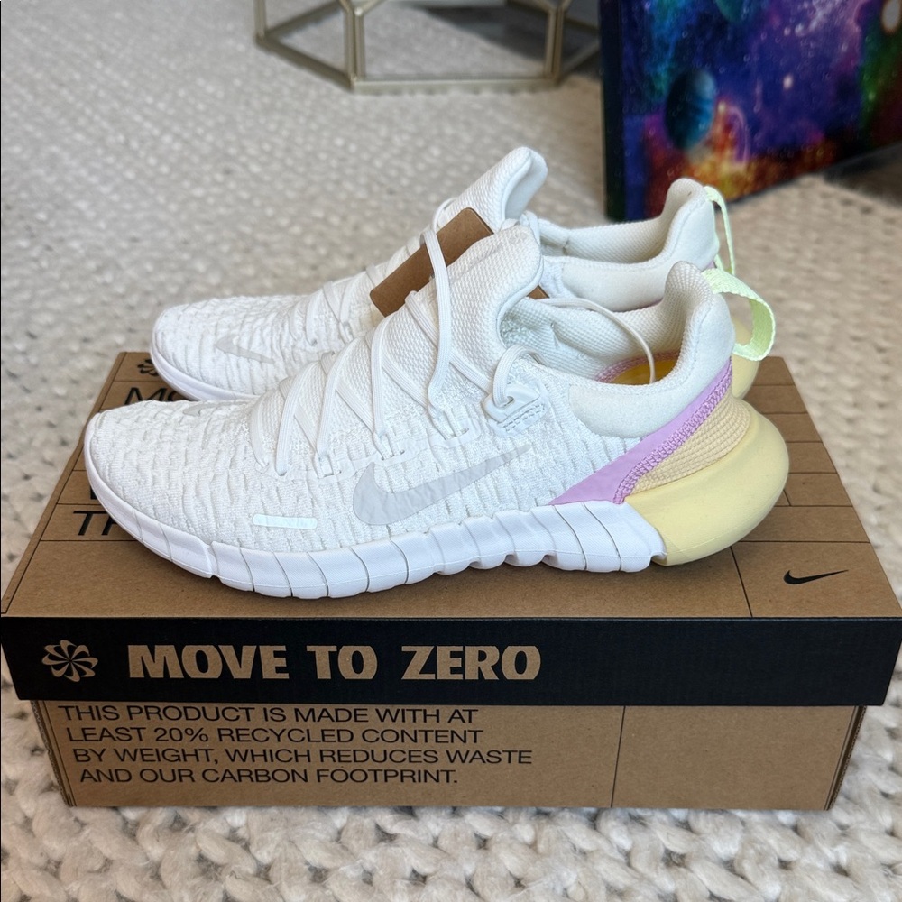 Nike women’s White and Tan Sneakers